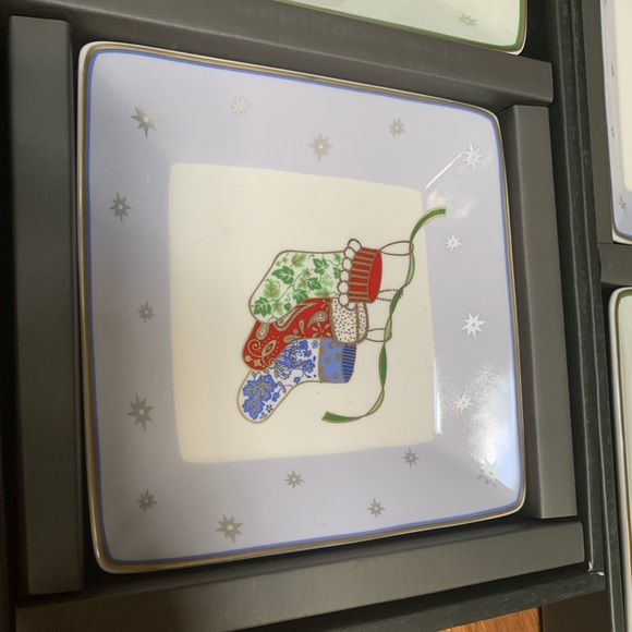 2 sets of Hankook Chinaware- Rare VTG Christmas Ed - Picture 3 of 5